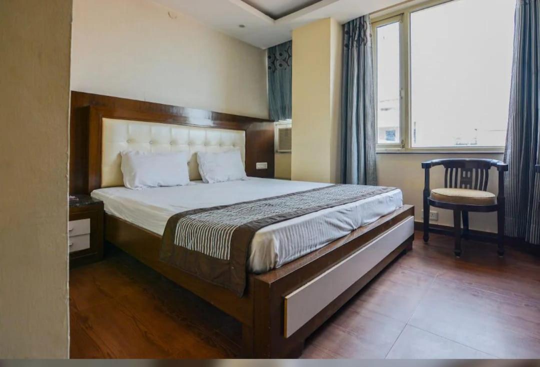 Hotel Opulence Pathānkot Стая снимка