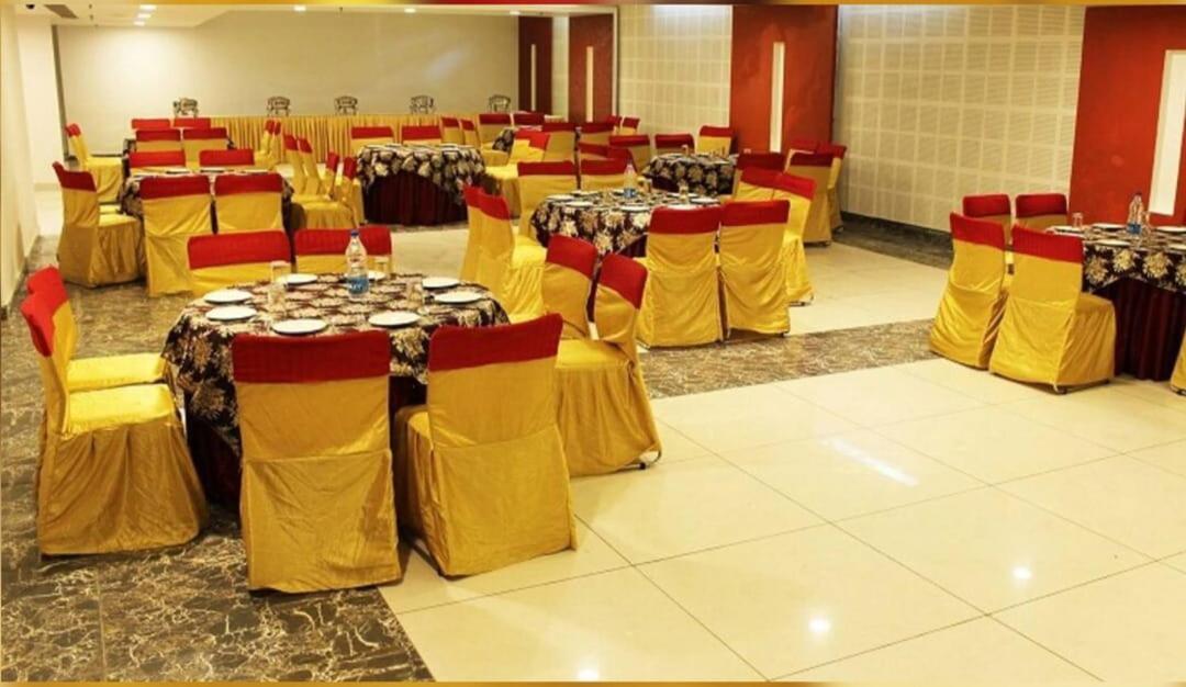 Hotel Opulence Pathānkot Екстериор снимка